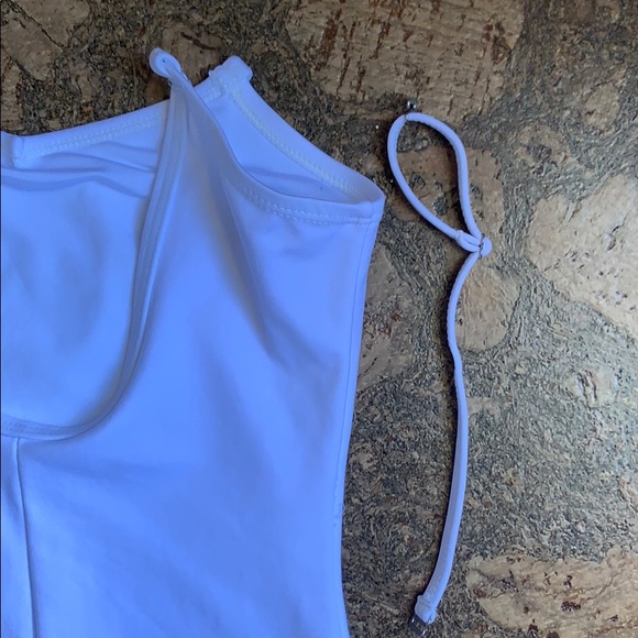 WHITE CAPEZIO DANCE LEOTARD - Picture 4 of 5